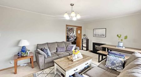 HOKOWHITU - 3 BEDROOMS - Photo 2