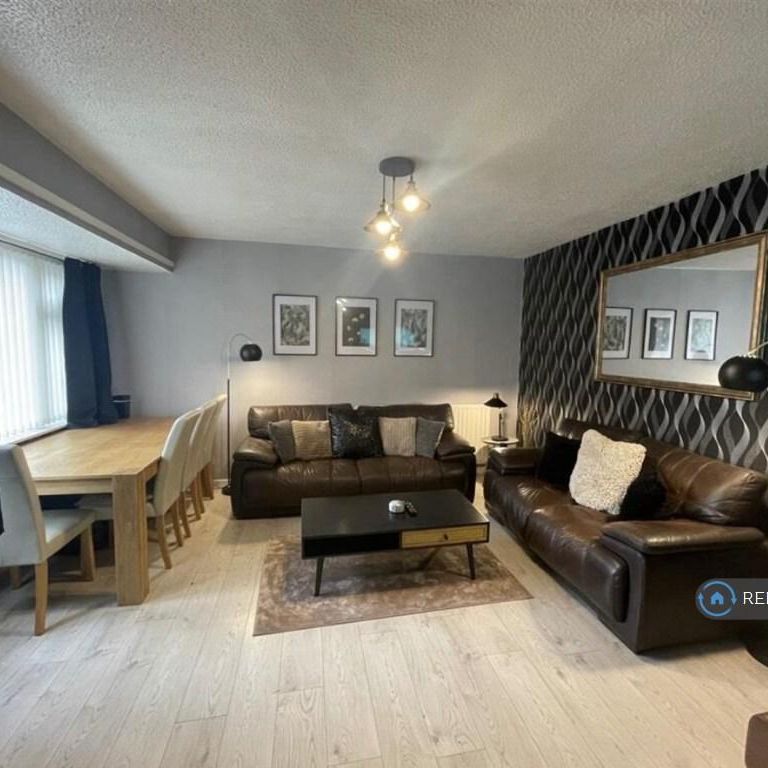 1 bedroom in a house share to rent - Photo 1