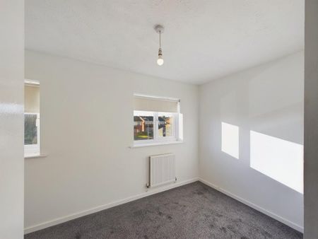 2 bedroom end of terrace house to rent - Photo 4