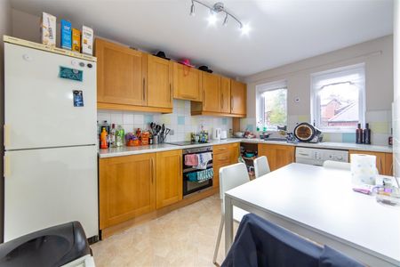 3 bed apartment to rent in Akenside Terrace, Jesmond, NE2 - Photo 3