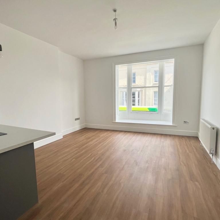 3 bedroom flat to rent - Photo 1