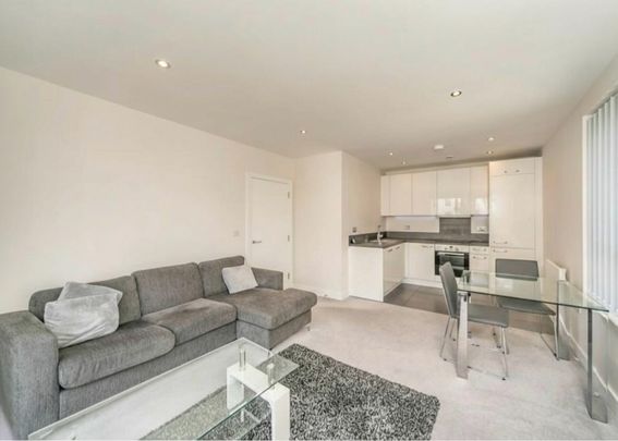 1 Bed Flat, Peregrine House, RG2 - Photo 1