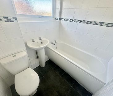 Broadwell Road, Middlesbrough - Photo 1