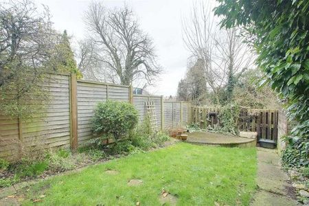 Rosebery Way, Tring, HP23 - Photo 2