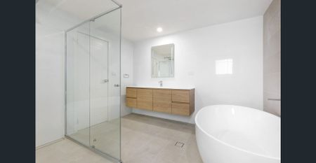 Brand New Three-Storey Townhouse in Fairy Meadow - Photo 5