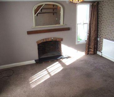 2 bedroom semi-detached house to rent - Photo 2