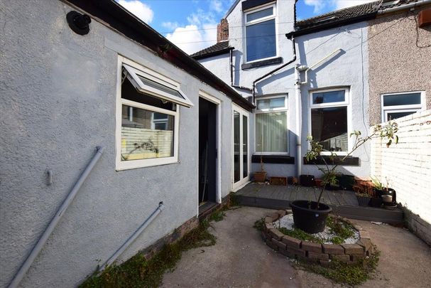 3 bedroom terraced house to rent - Photo 1