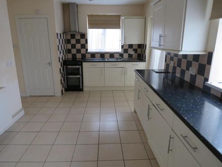 3 bedroom property to rent - Photo 3