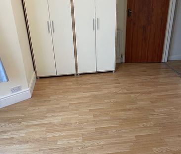 1 Bed Flat, Northbrook Road, IG1 - Photo 1