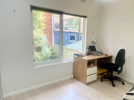 4-bedroom shared house, Georgina Avenue - Photo 2