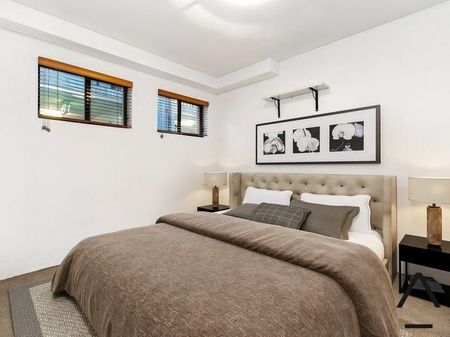 Luxury Living, Executive One (1) Bedroom Apartment Plus Undercover Balcony, Centrally Located. - Photo 2