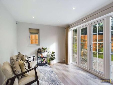 Ladbroke Close, Woodley, Reading, Berkshire, RG5 - Photo 3