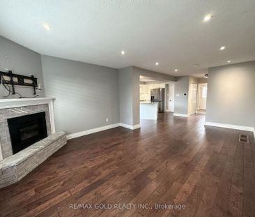 Townhouse For Lease | W8139016 - Photo 6