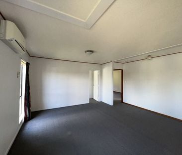 3 bedroom house with ensuit - Photo 6