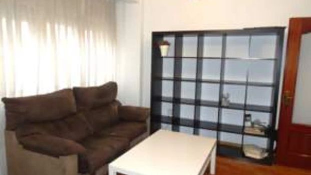 Piso de alquiler en Barrio del Centro - Photo 1