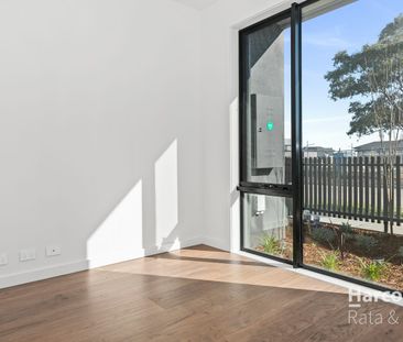 Low Maintenance Contemporary Living! - Photo 1