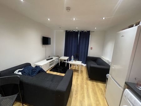 Hyde Park Terrace - Photo 2