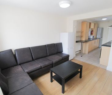 King Street, Treforest - Photo 4