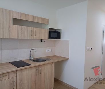 Pronájem bytu 1+kk a garsoniéry 24 m², Záluží, Čelákovice - Photo 1