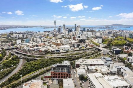 Spacious 2-Bedroom, 2-Bathroom Apartment in Eden Terrace – $820 per Week - Photo 2