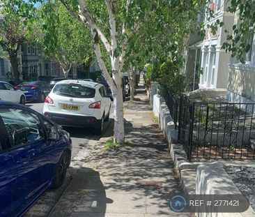 2 bedroom end of terrace house to rent - Photo 2