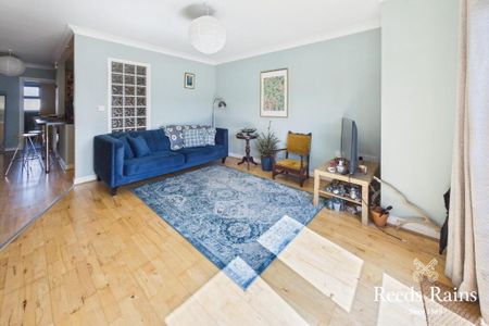 Flat 12B, Loughside Court, Kinnegar Avenue, Holywood, BT18 9JR - Photo 2