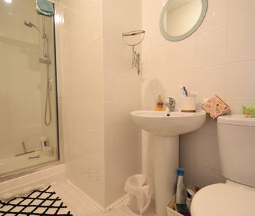 4 bedroom terraced house to rent - Photo 1