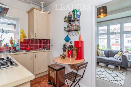 2 bedroom apartment to rent Effingham Road, Long Ditton, Surbiton, KT6 - Photo 5