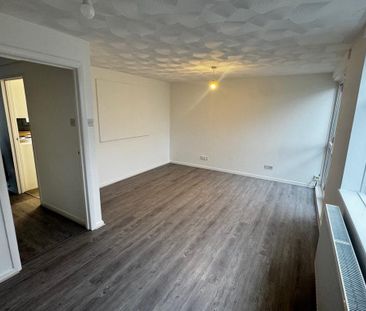 2 bedroom maisonette to rent - Photo 2