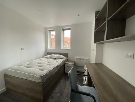 3 bedroom apartment to rent - Photo 5