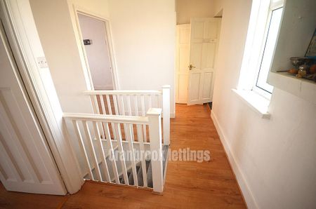 3 bedroom end of terrace house to rent - Photo 3