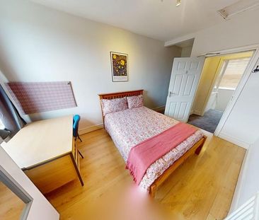 8 bedroom semi-detached house to rent - Photo 4