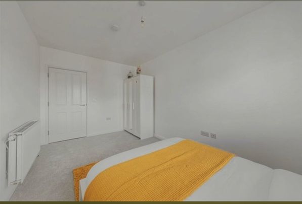 3 Bed Flat, Manston Court, E17 - Photo 1