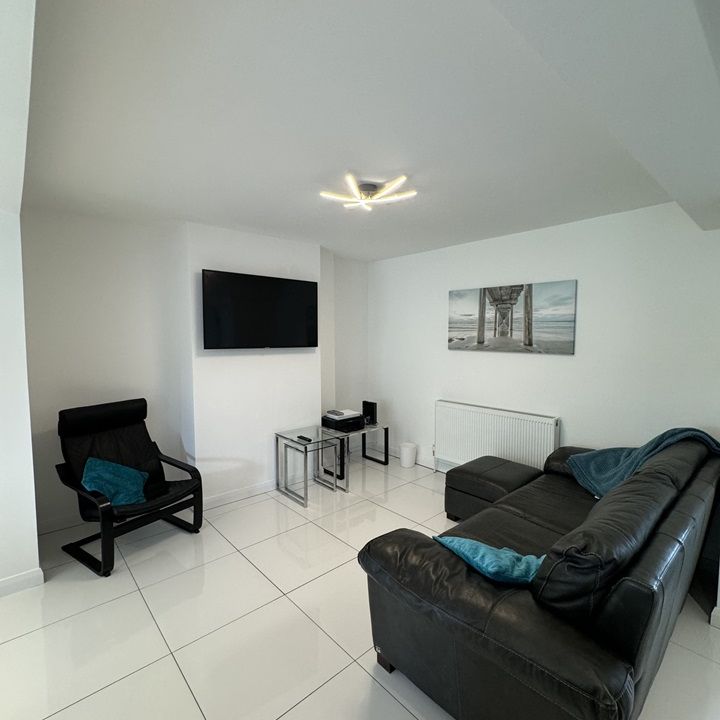 5 Bed Terraced House, Stanley Crescent, BS34 - Photo 1