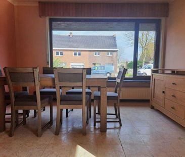 Woning met 3 slaapkamers, garage en tuin - Photo 3