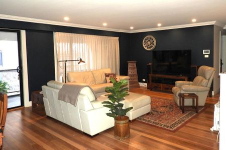 Spacious 3-Bedroom Unit Wollongong CBD - Photo 3
