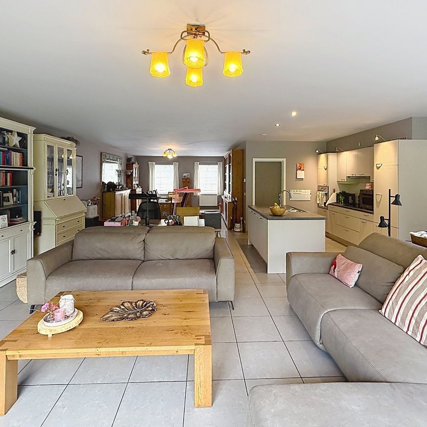 Huis te huur in Brasschaat met 4 slaapkamers - Foto 1