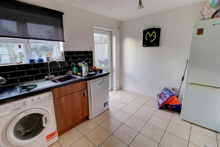 2 bedroom detached house to rent - Photo 4