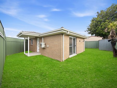 Recently New two bedroom Granny Flat With Water Included! - Photo 3