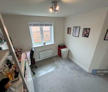 4 bedroom detached house to rent - Photo 5