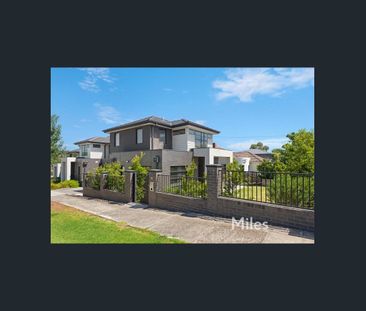 MODERN, BRIGHT AND SPACIOUS - Photo 6