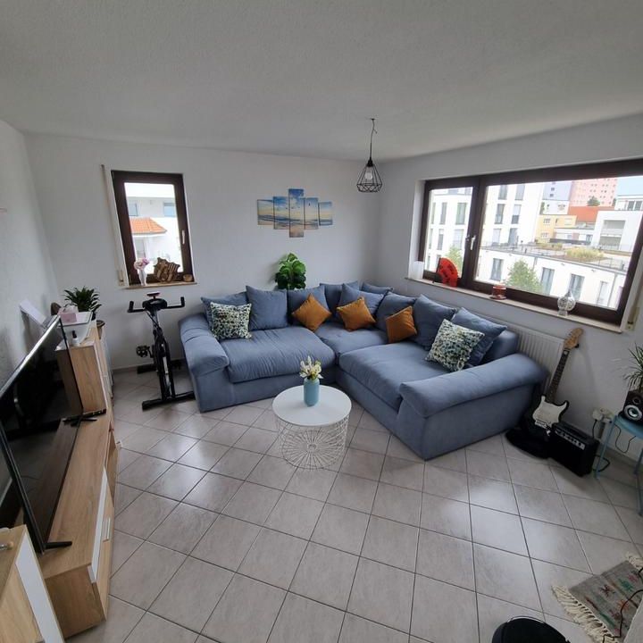 Helle vollmöbliete 3-Zi Wohnung mit Balkon und TG in Filderstadt - Foto 1