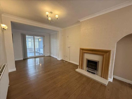 3 bedroom property to rent - Photo 1