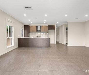 Beautiful family home in Werribee - Photo 3