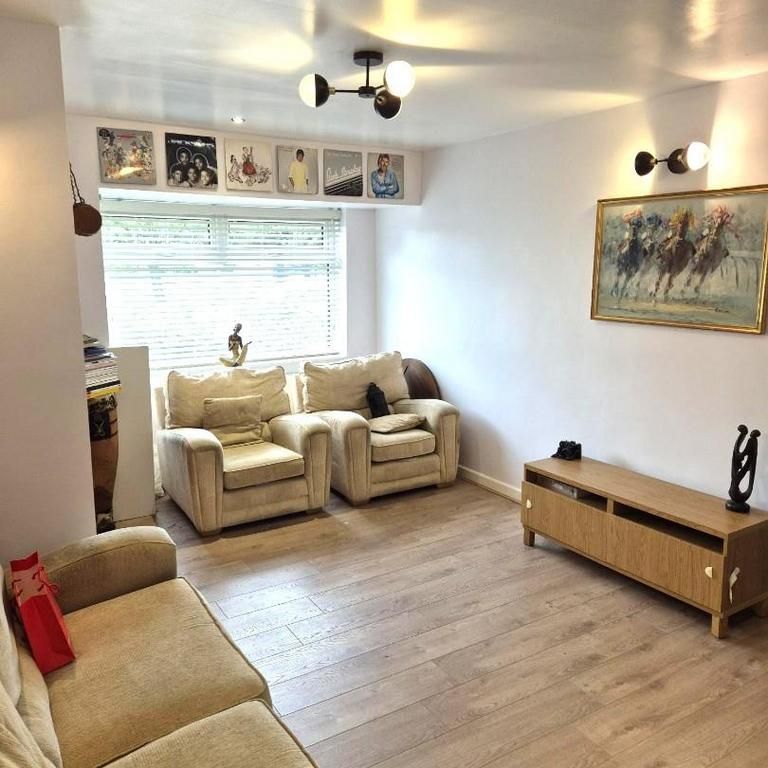 3 bedroom semi-detached house to rent - Photo 1