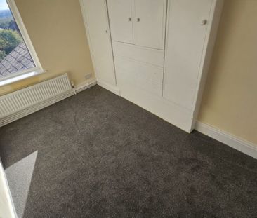 2 bed Terraced - To Let - Photo 4