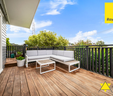 Charming Family Home in Blockhouse Bay - Photo 2