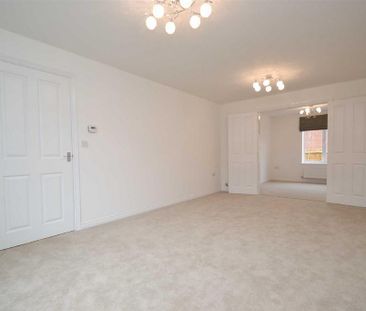 4 bedroom detached house to rent - Photo 1