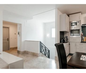 Luxury Semidetached House for rent in Marbella, Andalusia - Photo 1