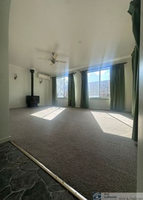 43 Henry Street, Pakenham - Photo 1